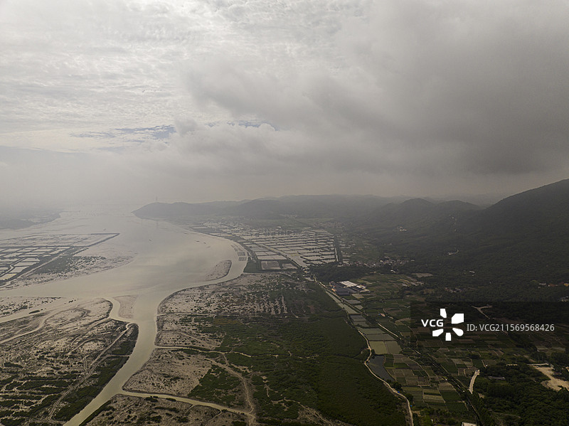 航拍福建省漳州市漳江口红树林国家级自然保护区风光图片素材