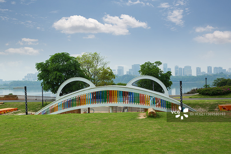 成都兴隆湖熊猫头彩虹桥公园景观图片素材