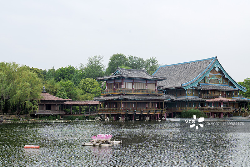 湖北襄阳盛世唐朝景区钟楼图片素材