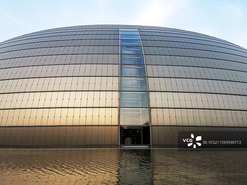 傍晚的国家大剧院图片素材