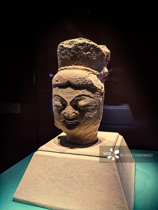 北魏云冈石窟第十九窟菩萨头像陶塑复制件（中国国家版本馆藏）图片素材