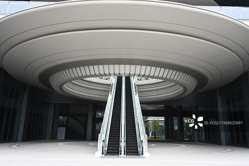 南京阿里巴巴江苏总部外星飞碟 科幻风建筑 未来感建筑 南京外星飞船图片素材