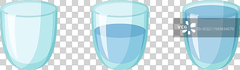 一组三个装有半杯水的玻璃杯图片素材