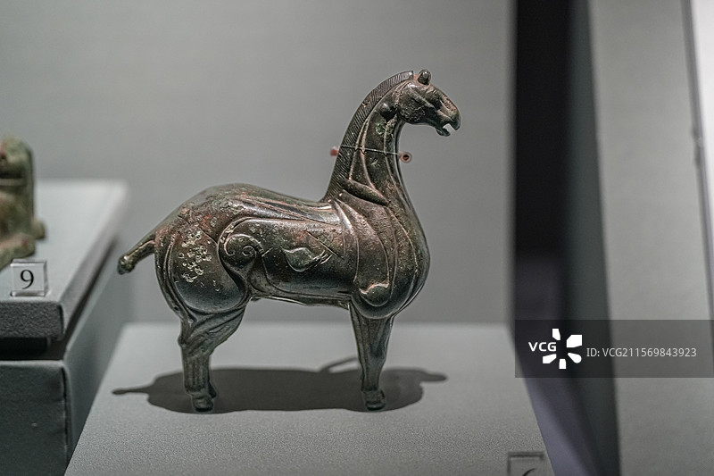 战国 云纹铜马 平阴县博物馆图片素材