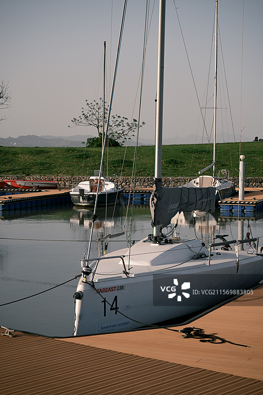 帆船 游艇 游艇码头 日落 胶片感 复古图片素材