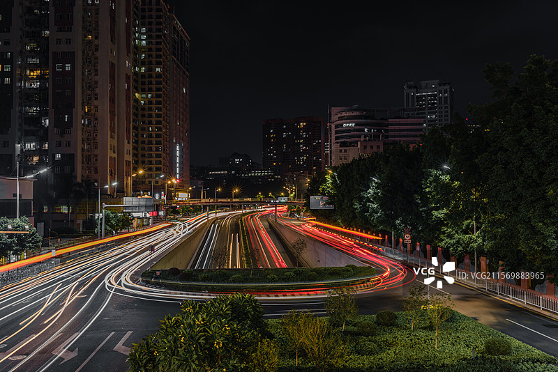 广州天河北路的车流夜景图片素材