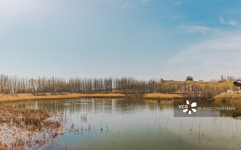 天下第一雄关嘉峪关，九眼泉湖风光图片素材