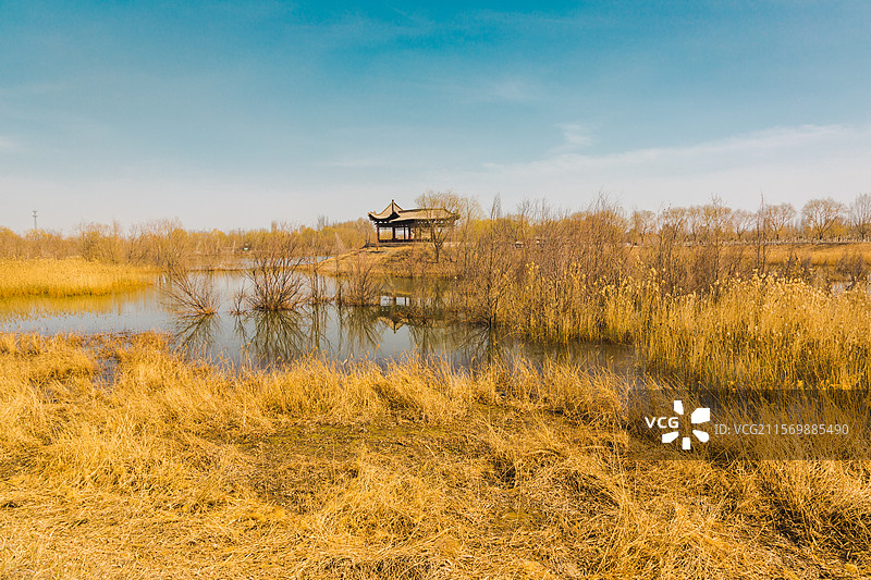 天下第一雄关嘉峪关，九眼泉湖风光图片素材