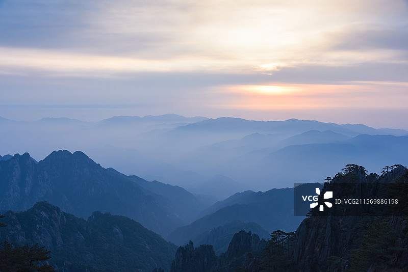 黄山光明顶日出图片素材