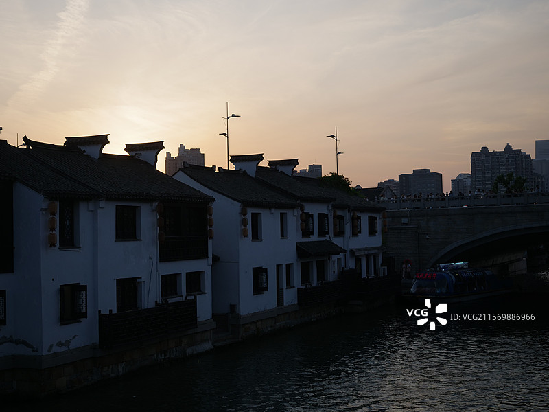 无锡南长街的傍晚时刻图片素材