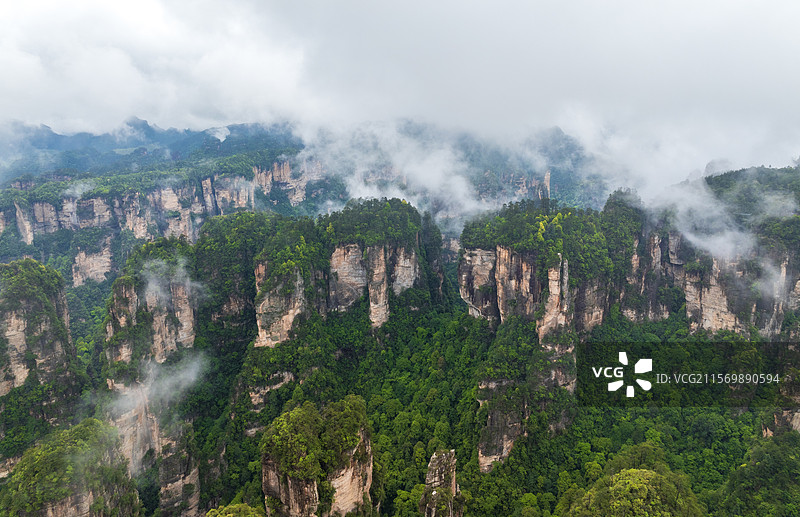 张家界峰林奇观 峡谷秘境的自然奇观图片素材
