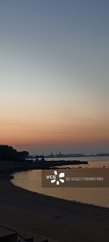 烟台渔人码头日落图片素材