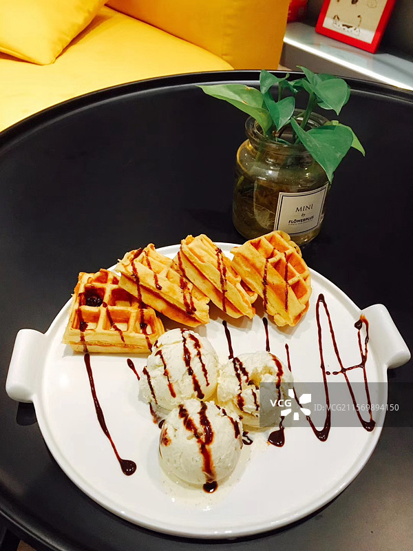 甜品：华夫饼冰淇淋图片素材