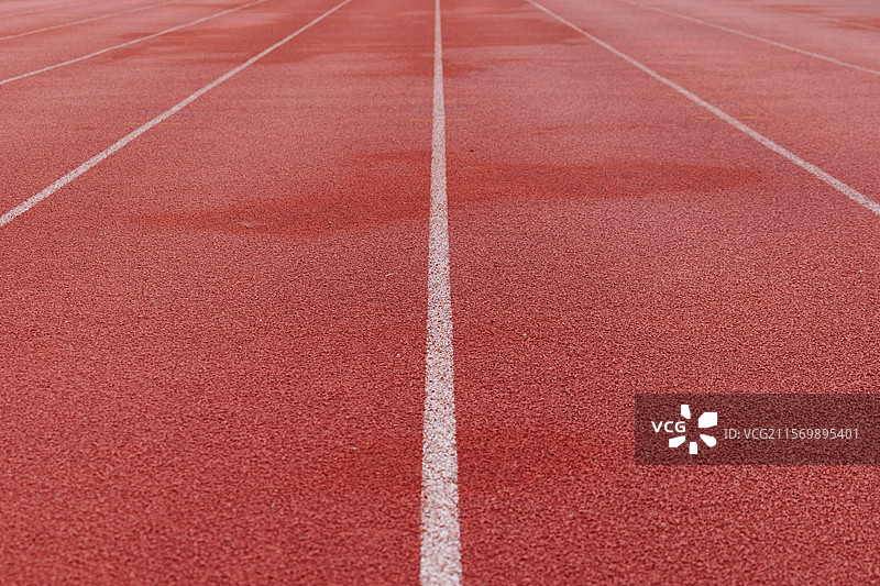 塑胶田径运动场的跑道线条图片素材
