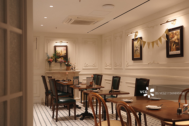 装修精致的西餐厅图片素材
