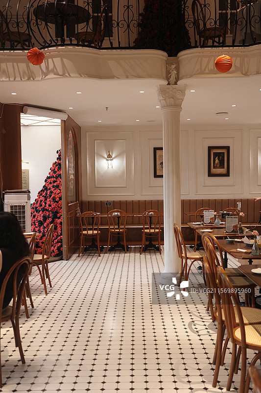 装修精致的西餐厅图片素材