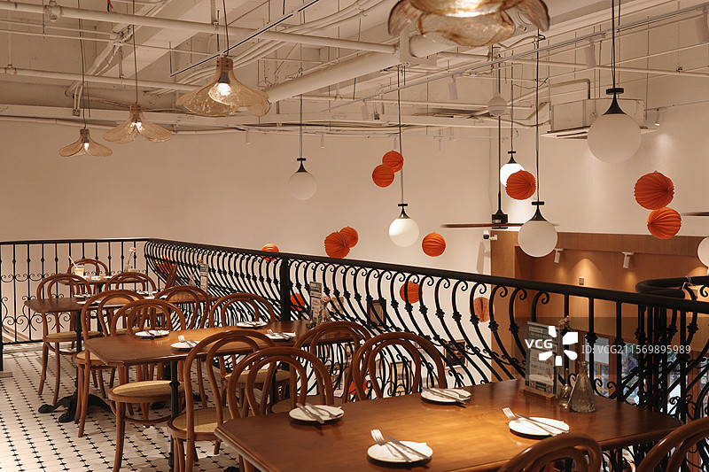 装修精致的西餐厅图片素材