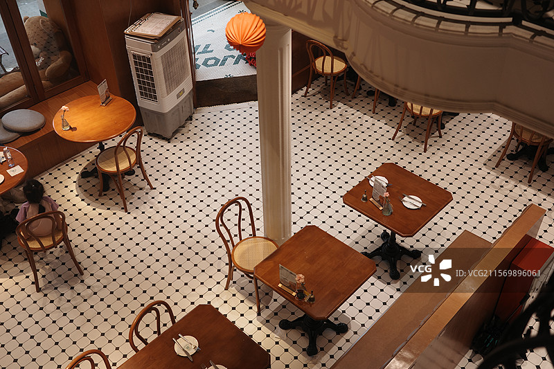 装修精致的西餐厅图片素材