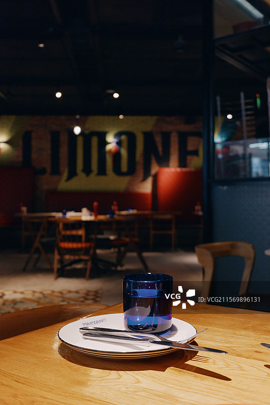 装修精致的西餐厅图片素材