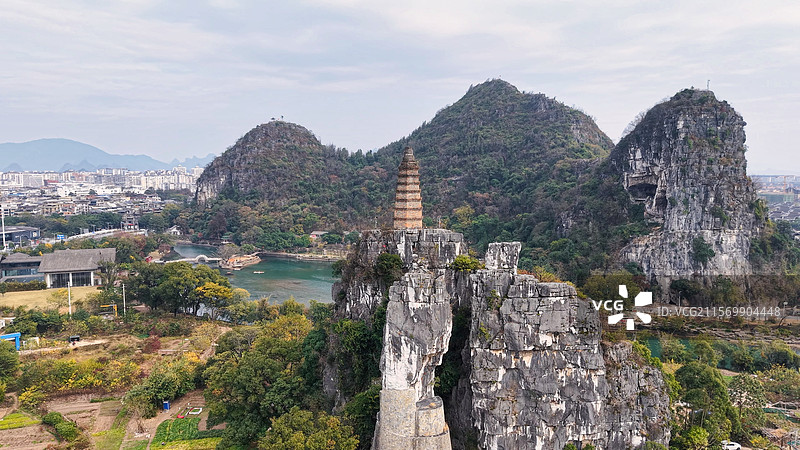 广西桂林风光：穿山公园-寿佛塔图片素材