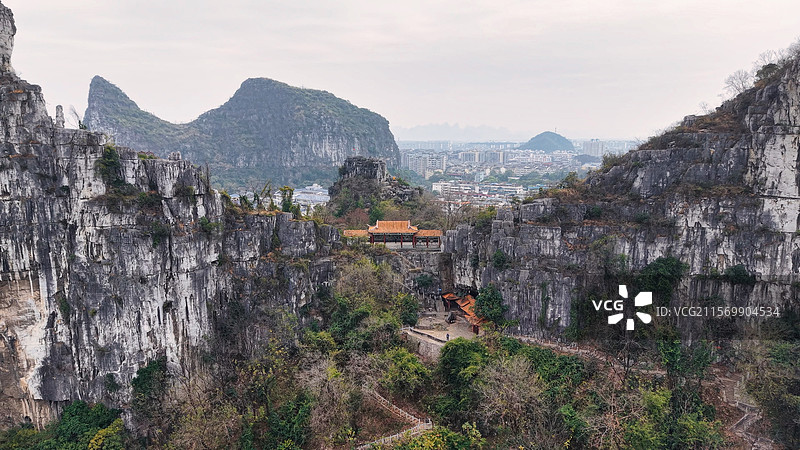 广西桂林风光：南溪山公园-龙脊亭图片素材