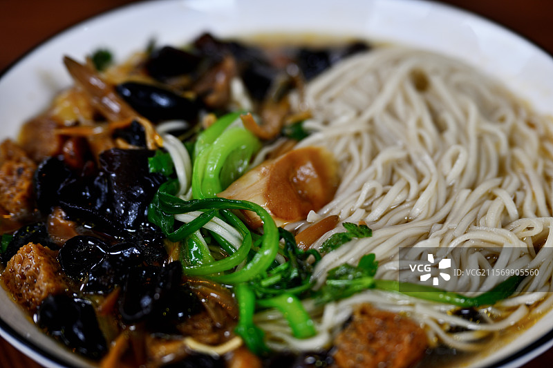 一碗素面，江苏无锡宜兴龙池山澄光禅寺图片素材