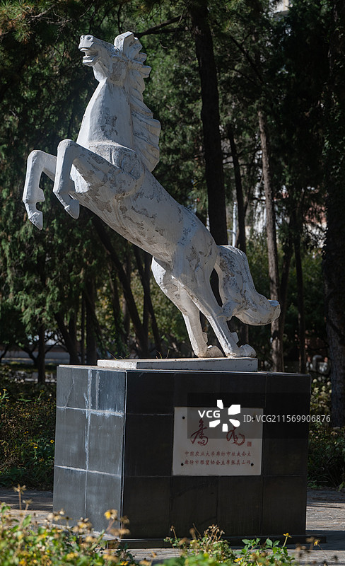 马到成功雕塑图片素材