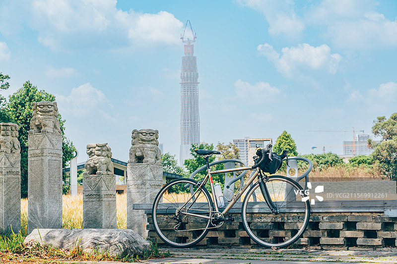 成都绕城绿道上的自行车图片素材
