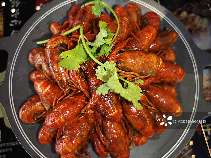 夜宵宵夜夜市一盆一盘麻辣小龙虾食物食品菜图片素材