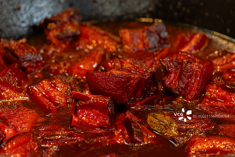 准备出锅的苏州酱汁肉图片素材