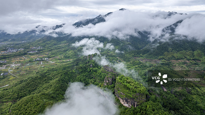 云雾东西岩图片素材