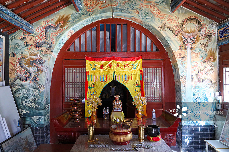 山西省吕梁市柳林县，双塔寺内的龙王殿图片素材
