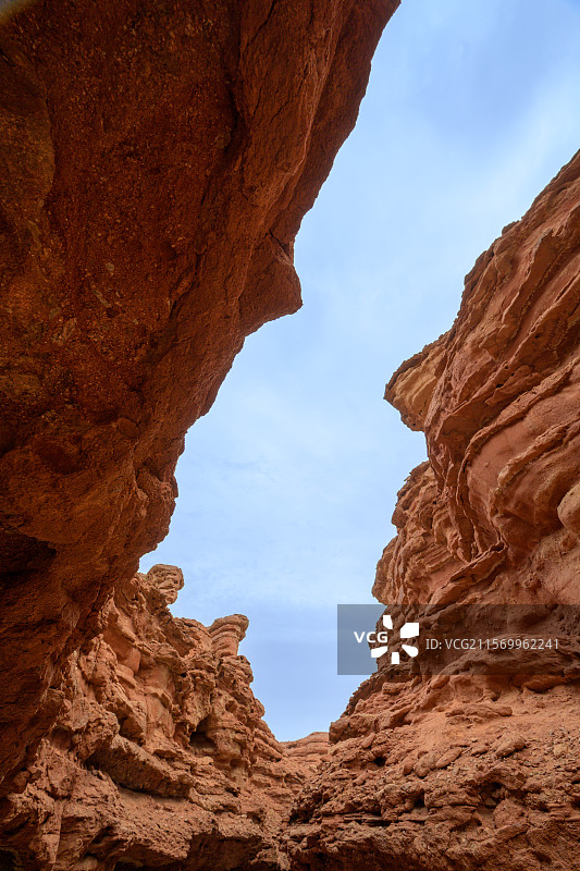 位于中国内蒙古自治区阿拉善盟阿拉善左旗敖伦布拉格镇境内的梦幻大峡谷图片素材