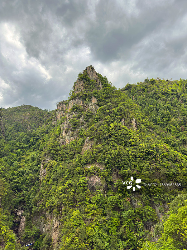 台州天台山景区琼台仙谷、会仙桥玻璃栈道、天台山大瀑布图片素材