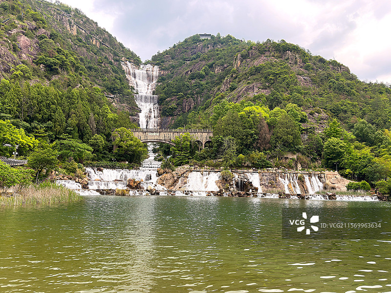 台州天台山景区琼台仙谷、会仙桥玻璃栈道、天台山大瀑布图片素材