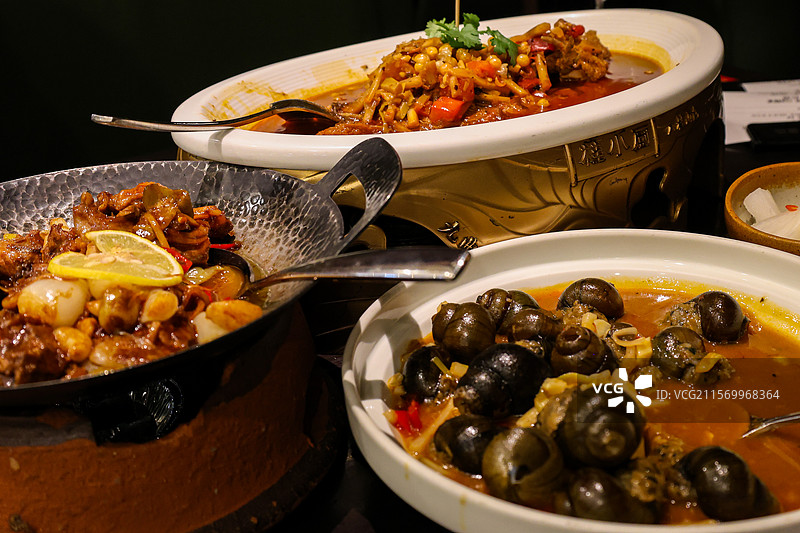 广西特色美食仔姜柠檬鸭桂林米粉老友鱼和桂林田螺酿图片素材