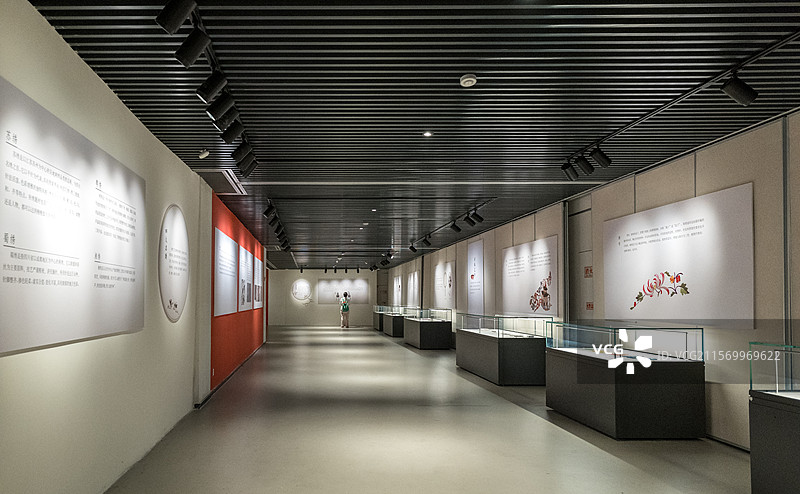 山东省曲阜市孔子博物馆“纤云弄巧·孔府旧藏刺绣文物展”图片素材