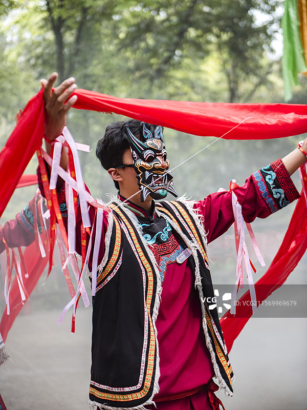 羌族的祈福仪式图片素材