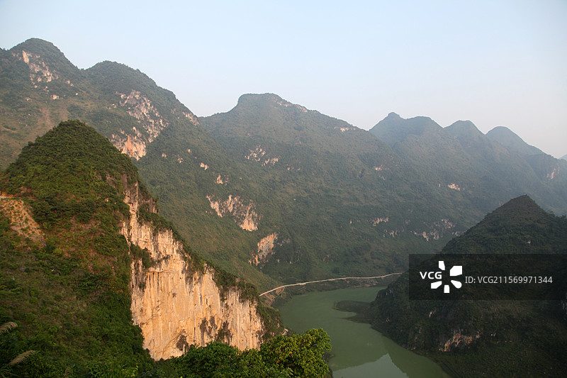 广西凌云县下甲镇弄福公路图片素材