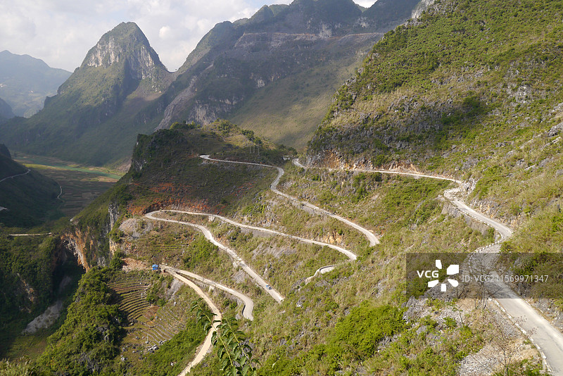 广西凌云县下甲镇弄福公路图片素材
