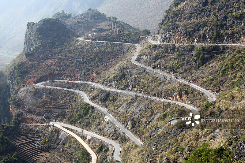 广西凌云县下甲镇弄福公路图片素材