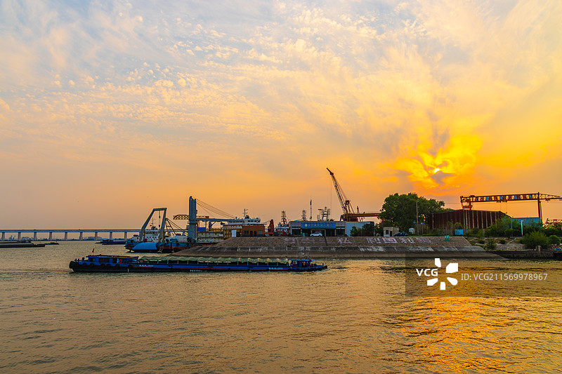 长江落日风光-长江通扬运河交汇处图片素材
