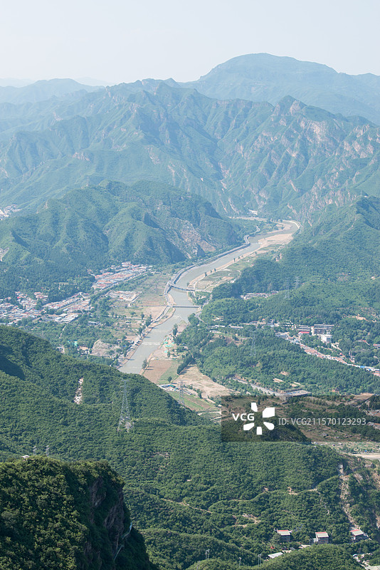 京西门头沟九龙山上看北京城区图片素材
