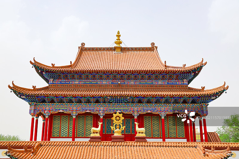内蒙古自治区鄂尔多斯市乌审旗，乌审召庙大经堂图片素材