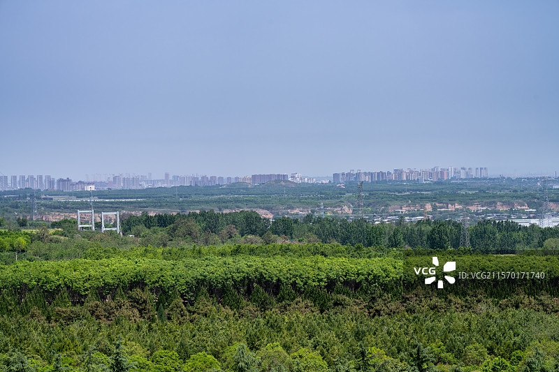 陕西咸阳汉吕后陵遥望汉阳陵图片素材