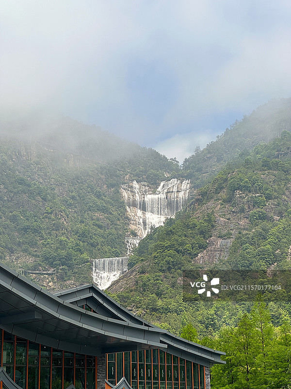 台州天台山景区琼台仙谷、会仙桥玻璃栈道、天台山大瀑布图片素材