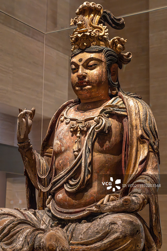 侧拍上海博物馆金漆金彩绘木大势至菩萨像图片素材