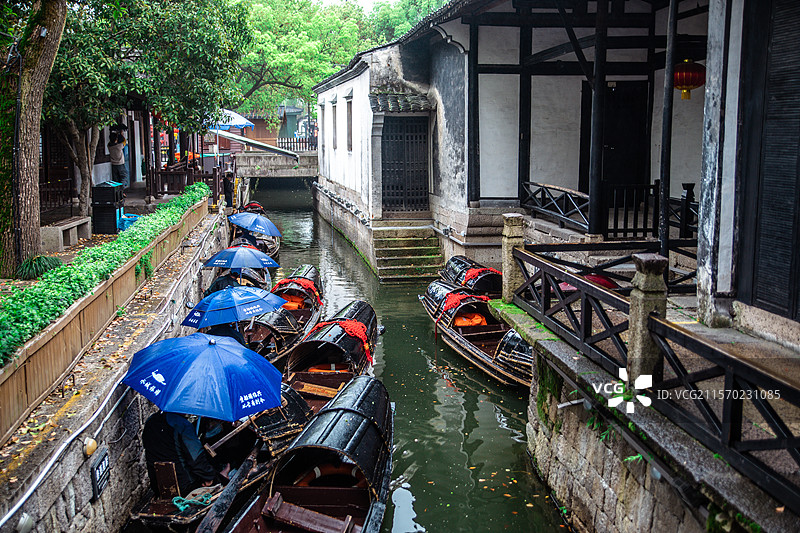浙江绍兴鲁迅故里景区，小桥流水的江南水乡古城景观图片素材