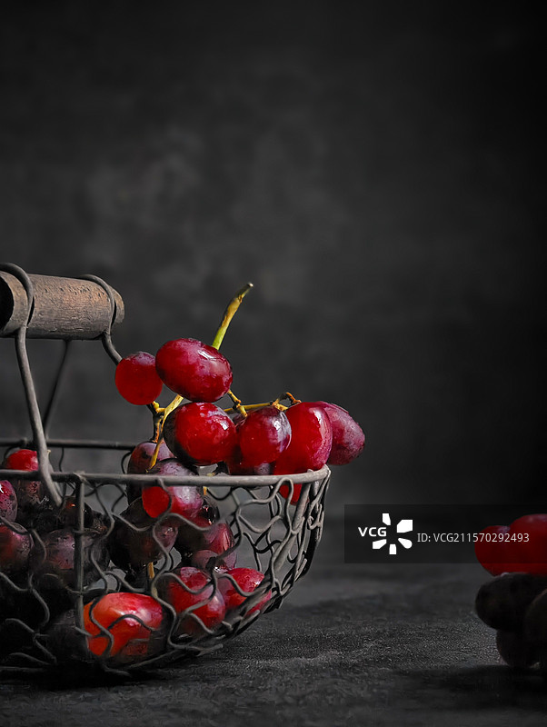 小篮子里的葡萄（静物）图片素材