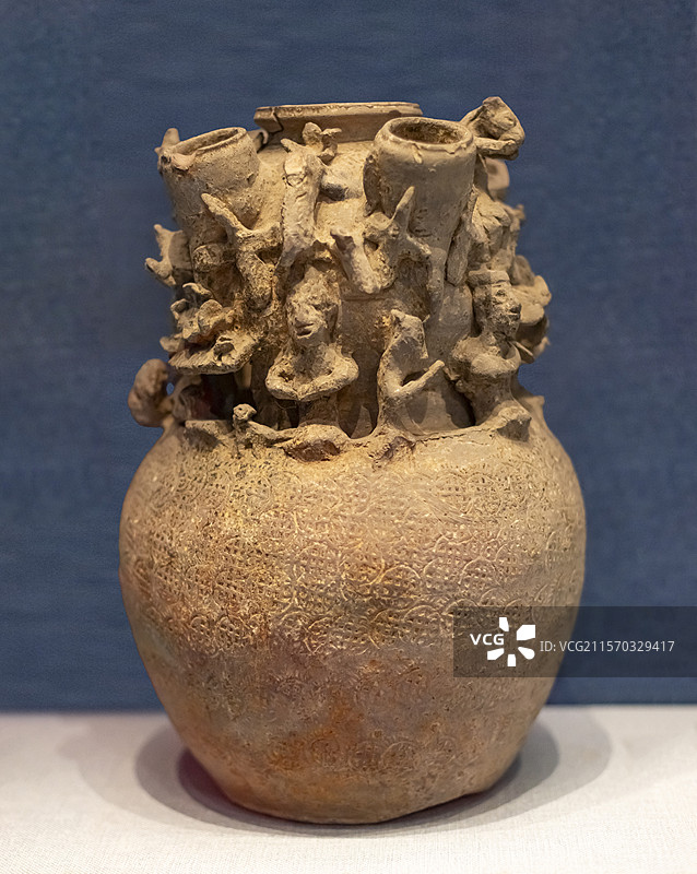 东吴堆塑百戏飞鸟谷仓陶罐 三国吴 竹箦镇上庄茶场出土 溧阳市博物馆图片素材